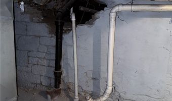 28 Christie St, Akron, OH 44303