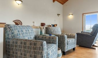 1313 VILLAGE Loop, Bandon, OR 97411