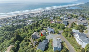 461 S Home Ct, Rockaway Beach, OR 97136