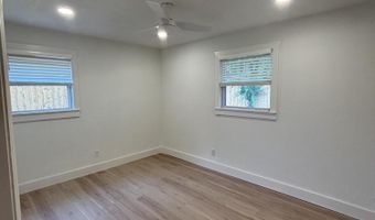 935 SAILFISH Dr E, Atlantic Beach, FL 32233