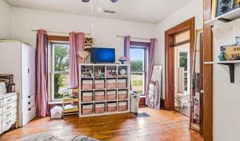 527 E High St, Ashley, OH 43003