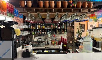 909 Main St, Adel, IA 50003