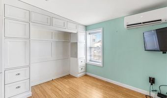 6 MacAlder St, Narragansett, RI 02882