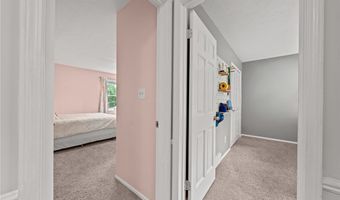 390 Willard Rd, Aurora, OH 44202