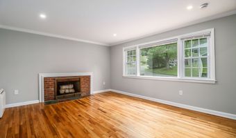 17 Alan Ave, Danbury, CT 06811