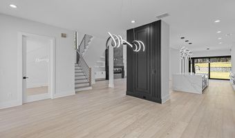 555 Versailles Dr, Auburn, GA 30011