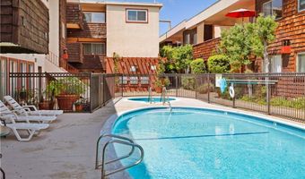 5414 Newcastle Ave 66, Encino, CA 91316
