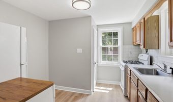 934 N LONGFELLOW St, Arlington, VA 22205