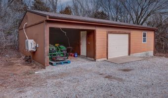 30049 Sunnyside Ct, Arkansas City, KS 67005