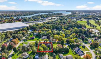 9 MEADOWBROOK Ln, Appleton, WI 54914