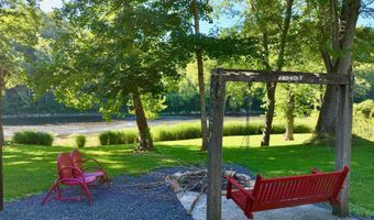 560 S Emerald Isle, Alderson, WV 24910