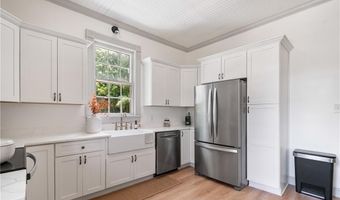 104 Cherry St, Adairsville, GA 30103