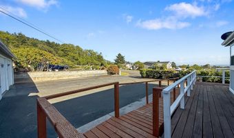 98603 CAMELLIA Dr, Brookings, OR 97415