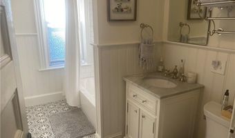 27 Mann Ave, Newport, RI 02840