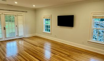 19 Deercliff Rd, Avon, CT 06001