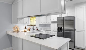 729 Canterbury Dr, Biloxi, MS 39532