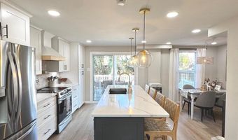 2120 S LOWELL St, Arlington, VA 22204