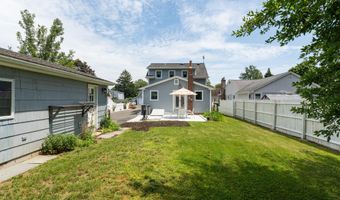 3 Garden St, Branford, CT 06405