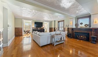 423 Hope St C, Bristol, RI 02809