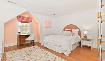 67 Thorpe St 67, Fairfield, CT 06824