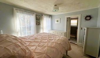 68 Park St, Belfast, ME 04915