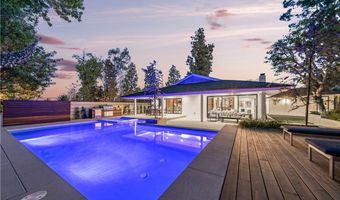 16105 Clear Oak Dr, Encino, CA 91436