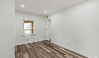 38 Newbury St, Auburn, ME 04210