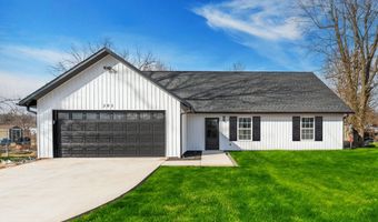 305 Crescent St, Aurora, MO 65605