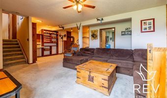 8 Mountain Dr, Cody, WY 82414