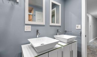 4710 W CAPITOL Dr, Appleton, WI 54913