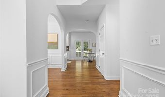 2016 Sablewood Dr, Charlotte, NC 28205