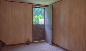 11 Melissa Ct, Albany, NY 12205