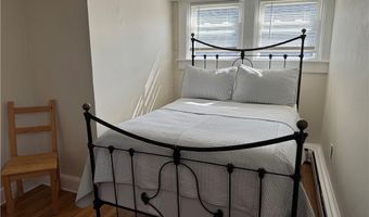 49 Connection St, Newport, RI 02840