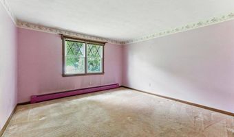 612 N Liberty St, Belchertown, MA 01007