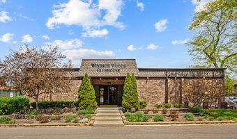 2604 N Windsor Dr 207, Arlington Heights, IL 60004