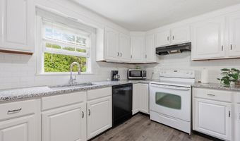 55 River Rd, Agawam, MA 01001
