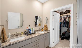 123 White Oak Road Ext, Arden, NC 28704