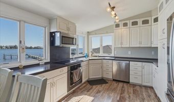 32 Cove Rd W, Bayville, NJ 08721