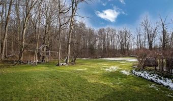 18245 Rolling Brook Dr, Chagrin Falls, OH 44023