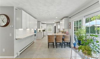 3 Sandy Ln, Bristol, RI 02809