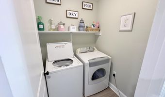 1018 N Sherman Dr, Blue Springs, MS 38828