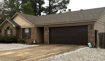 2906 Forest Dr, Bryant, AR 72022