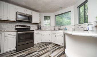 18 Pond Ct B, North Providence, RI 02904