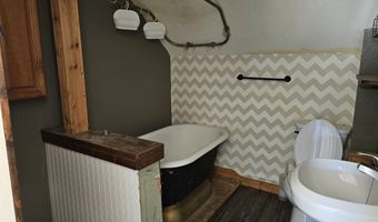 415 W 15th St, Auburn, IN 46706