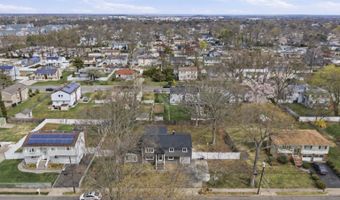 41 Madison Ave, Amityville, NY 11701