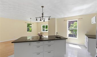 57 Hunters Crossing Dr, Coventry, RI 02816