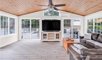 2 Brookfield Rd, Coventry, RI 02816