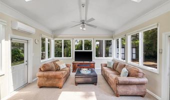 345 Norwood Cir, Ballwin, MO 63011