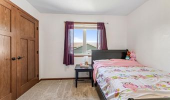 809 24th Ave NW, Austin, MN 55912