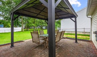 20 Hickory St, Danbury, CT 06810